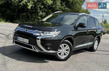 Внедорожник / Кроссовер Mitsubishi Outlander 2018 в Виннице