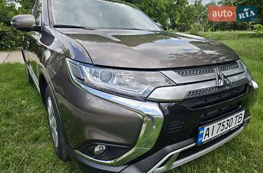 Внедорожник / Кроссовер Mitsubishi Outlander 2021 в 