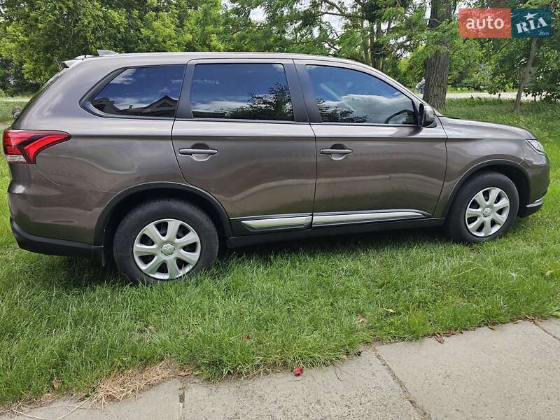 Позашляховик / Кросовер Mitsubishi Outlander 2021 в Білій Церкві