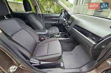 Внедорожник / Кроссовер Mitsubishi Outlander 2021 в 