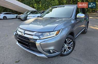 Внедорожник / Кроссовер Mitsubishi Outlander 2017 в Одессе