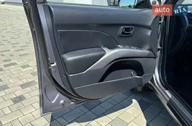Внедорожник / Кроссовер Mitsubishi Outlander 2008 в 