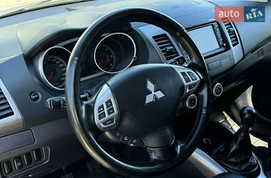 Внедорожник / Кроссовер Mitsubishi Outlander 2008 в 