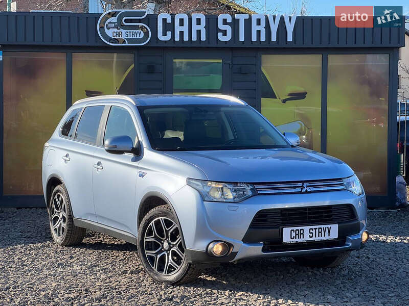 Позашляховик / Кросовер Mitsubishi Outlander 2014 в Стрию