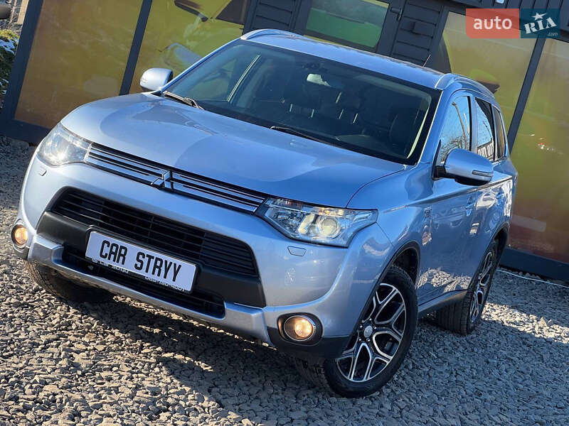 Позашляховик / Кросовер Mitsubishi Outlander 2014 в Стрию