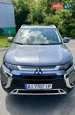 Внедорожник / Кроссовер Mitsubishi Outlander 2021 в Макарове