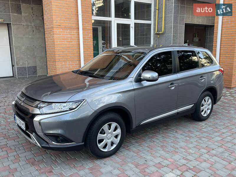 Mitsubishi Outlander 2021