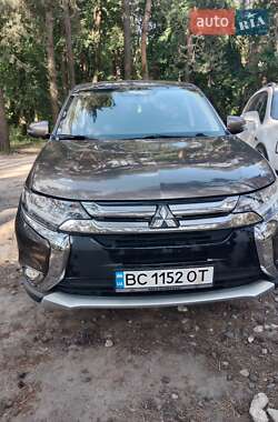 Mitsubishi Outlander 2016