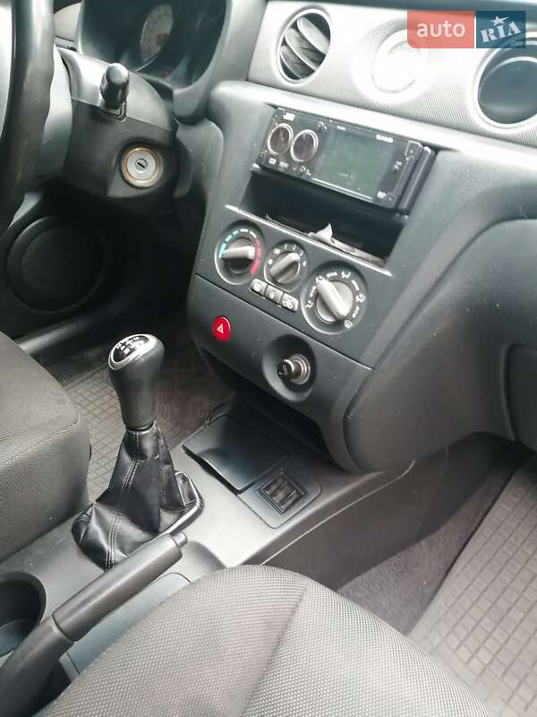 Позашляховик / Кросовер Mitsubishi Outlander 2006 в Києві