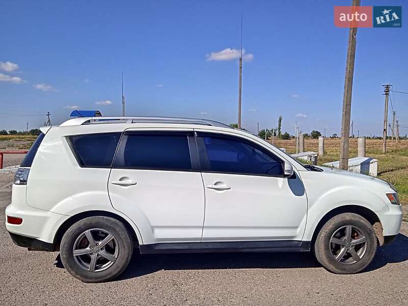 Позашляховик / Кросовер Mitsubishi Outlander 2010 в Миколаєві
