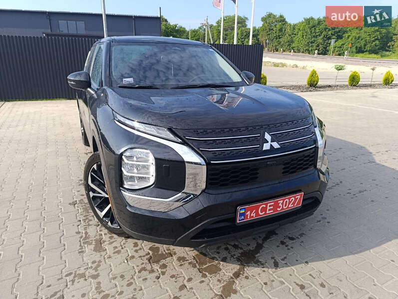 Mitsubishi Outlander 2021