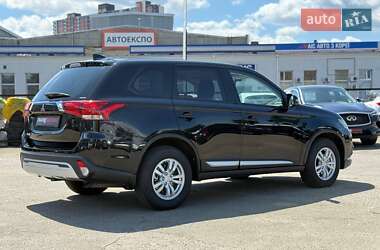 Внедорожник / Кроссовер Mitsubishi Outlander 2020 в 