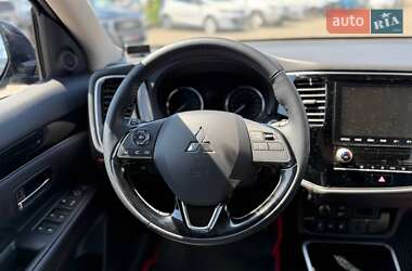 Внедорожник / Кроссовер Mitsubishi Outlander 2020 в 