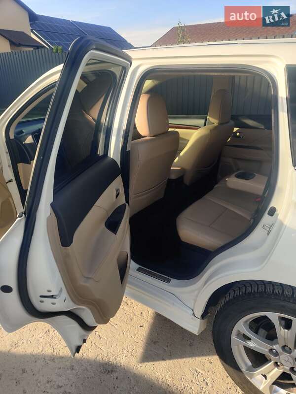 Внедорожник / Кроссовер Mitsubishi Outlander 2013 в Киеве