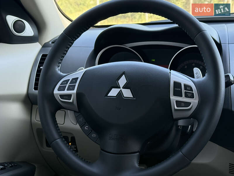 Позашляховик / Кросовер Mitsubishi Outlander 2008 в Одесі