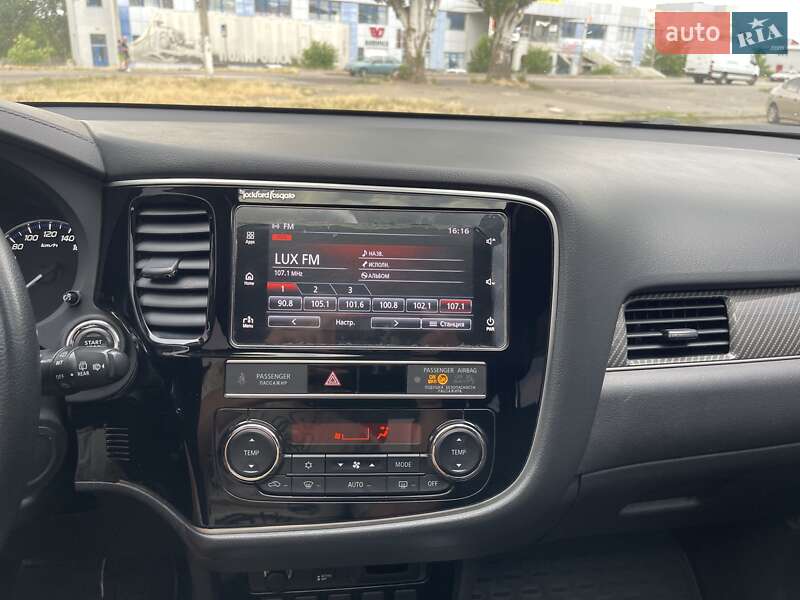 Внедорожник / Кроссовер Mitsubishi Outlander 2018 в Николаеве
