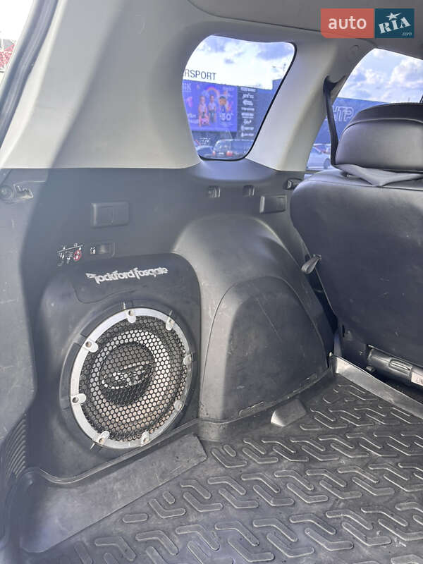 Позашляховик / Кросовер Mitsubishi Outlander 2011 в Києві