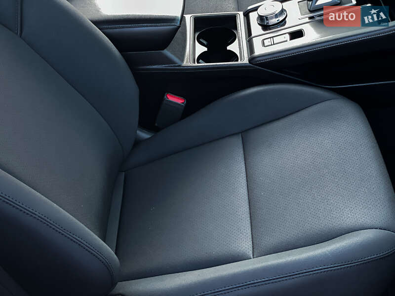 Внедорожник / Кроссовер Mitsubishi Outlander 2022 в Одессе