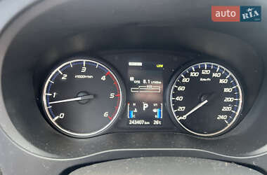 Внедорожник / Кроссовер Mitsubishi Outlander 2012 в 