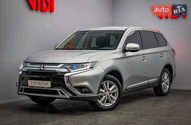 Внедорожник / Кроссовер Mitsubishi Outlander 2018 в Киеве