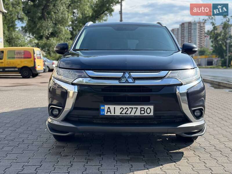 Позашляховик / Кросовер Mitsubishi Outlander 2015 в Броварах
