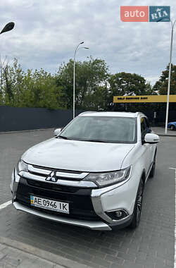 Позашляховик / Кросовер Mitsubishi Outlander 2017 в Дніпрі