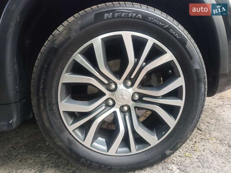Позашляховик / Кросовер Mitsubishi Outlander 2018 в Києві фото 3 Позашляховик / Кросовер Mitsubishi Outlander 2018 в Києві