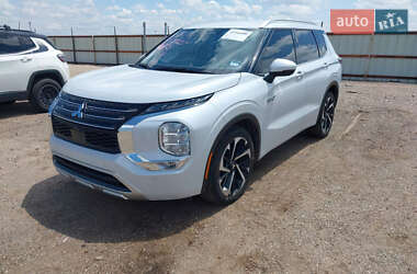 Внедорожник / Кроссовер Mitsubishi Outlander 2023 в 