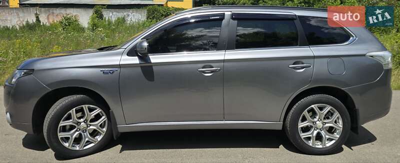 Позашляховик / Кросовер Mitsubishi Outlander 2013 в Рівному