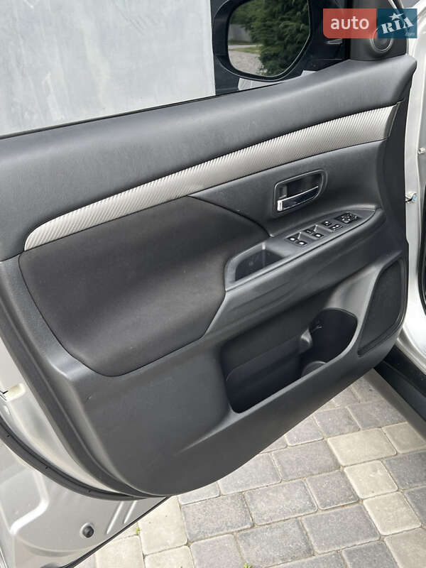 Внедорожник / Кроссовер Mitsubishi Outlander 2018 в Золотоноше