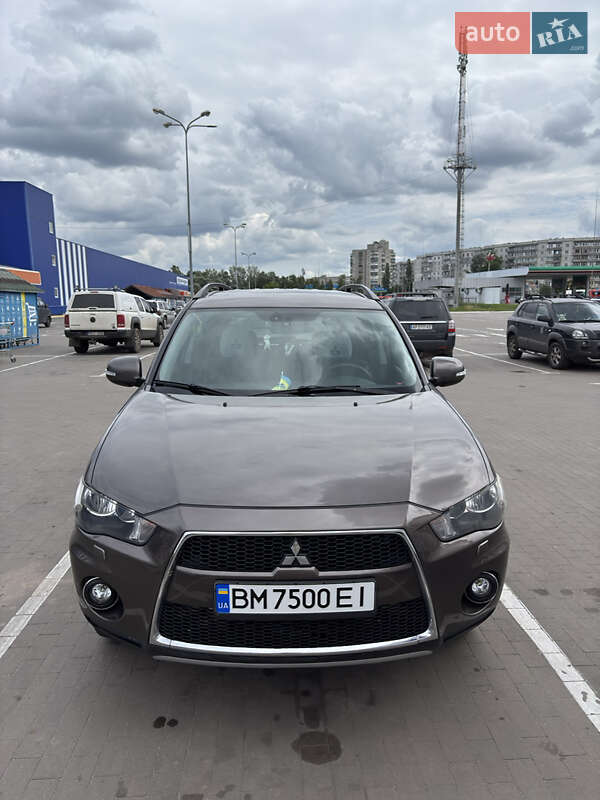 Внедорожник / Кроссовер Mitsubishi Outlander 2011 в Сумах