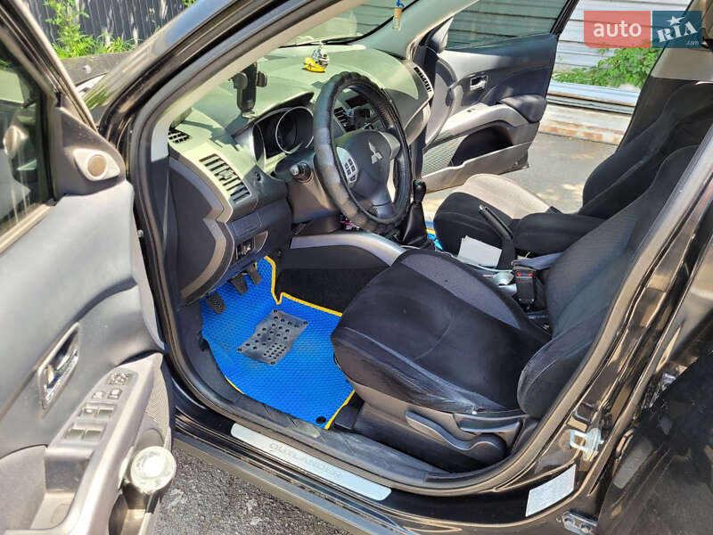 Внедорожник / Кроссовер Mitsubishi Outlander 2008 в Днепре