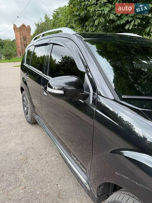 Внедорожник / Кроссовер Mitsubishi Outlander 2010 в Путивле