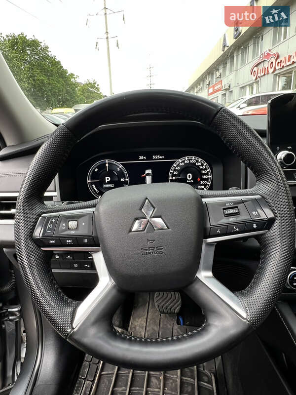 Внедорожник / Кроссовер Mitsubishi Outlander 2023 в Одессе фото 28 Внедорожник / Кроссовер Mitsubishi Outlander 2023 в Одессе