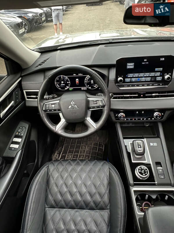Внедорожник / Кроссовер Mitsubishi Outlander 2023 в Одессе фото 37 Внедорожник / Кроссовер Mitsubishi Outlander 2023 в Одессе