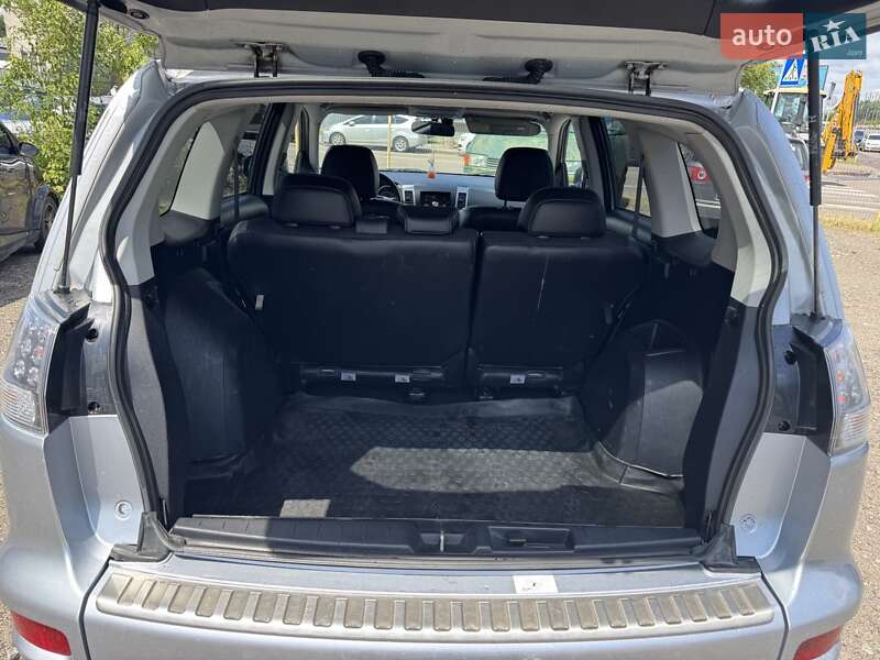 Внедорожник / Кроссовер Mitsubishi Outlander 2010 в Киеве