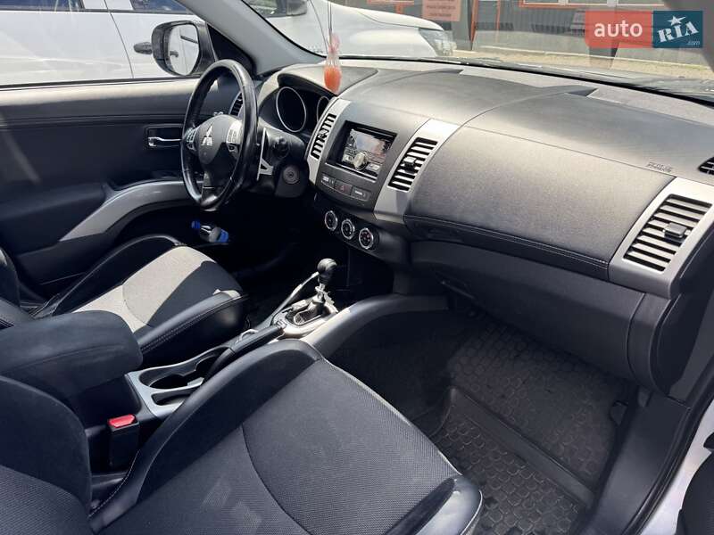 Внедорожник / Кроссовер Mitsubishi Outlander 2010 в Киеве