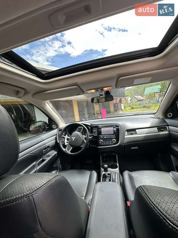 Позашляховик / Кросовер Mitsubishi Outlander 2013 в Тячеві