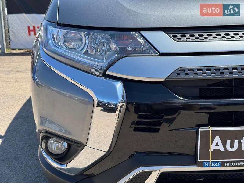 Внедорожник / Кроссовер Mitsubishi Outlander 2021 в Запорожье