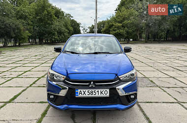 Позашляховик / Кросовер Mitsubishi Outlander 2018 в Харкові
