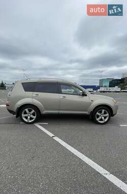 Позашляховик / Кросовер Mitsubishi Outlander 2008 в Києві