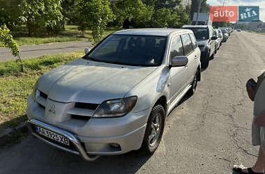 Позашляховик / Кросовер Mitsubishi Outlander 2003 в Києві