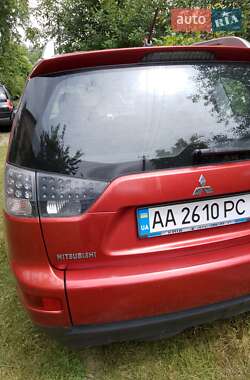 Внедорожник / Кроссовер Mitsubishi Outlander 2008 в Киеве