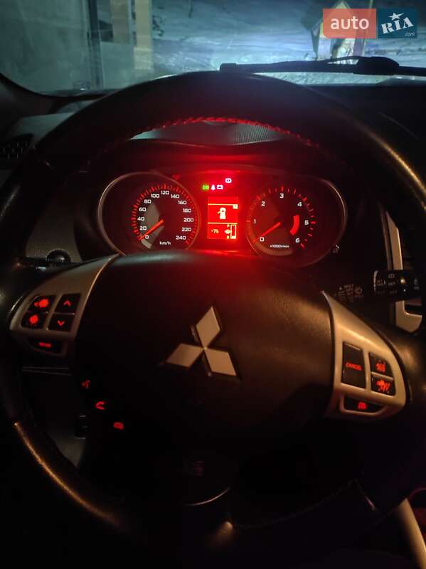 Позашляховик / Кросовер Mitsubishi Outlander 2006 в Сваляві фото 16 Позашляховик / Кросовер Mitsubishi Outlander 2006 в Сваляві