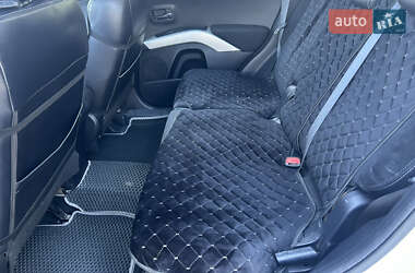 Внедорожник / Кроссовер Mitsubishi Outlander 2010 в 