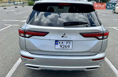 Внедорожник / Кроссовер Mitsubishi Outlander 2023 в 