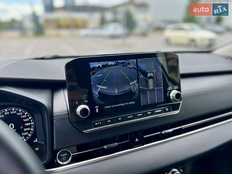Внедорожник / Кроссовер Mitsubishi Outlander 2023 в Киеве