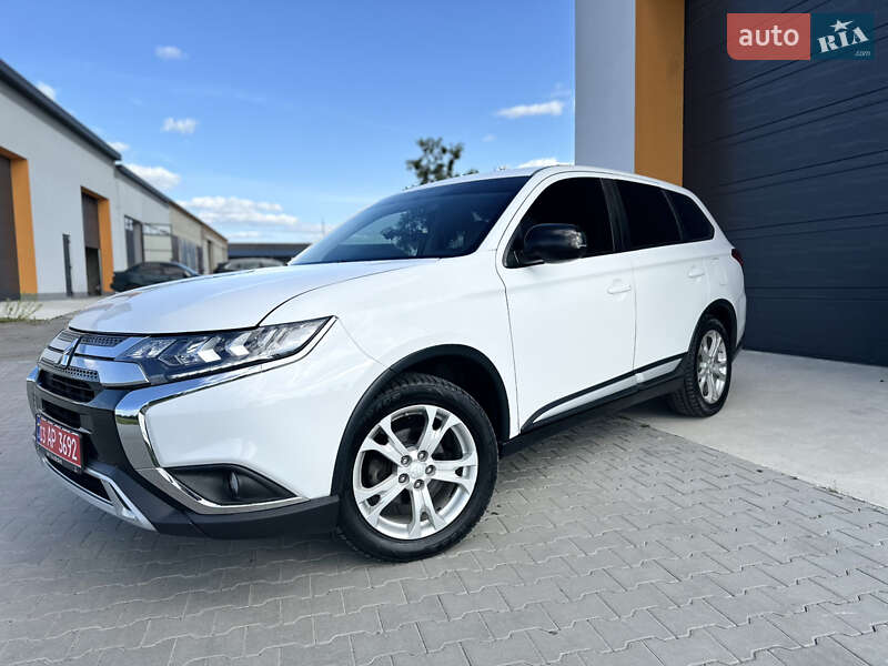 Позашляховик / Кросовер Mitsubishi Outlander 2017 в Рівному