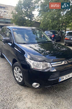 Позашляховик / Кросовер Mitsubishi Outlander 2013 в Березному
