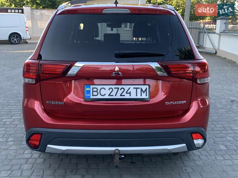 Внедорожник / Кроссовер Mitsubishi Outlander 2015 в Дрогобыче